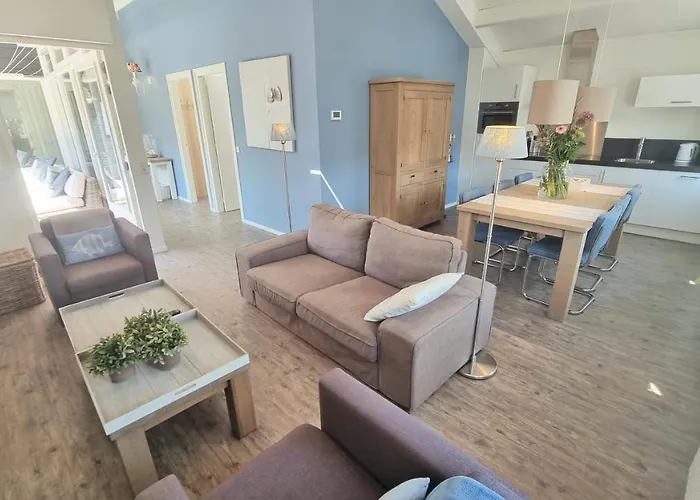 Ose33 Spacious Apartment \'Zee\' In The Centre Of Oostkapelle